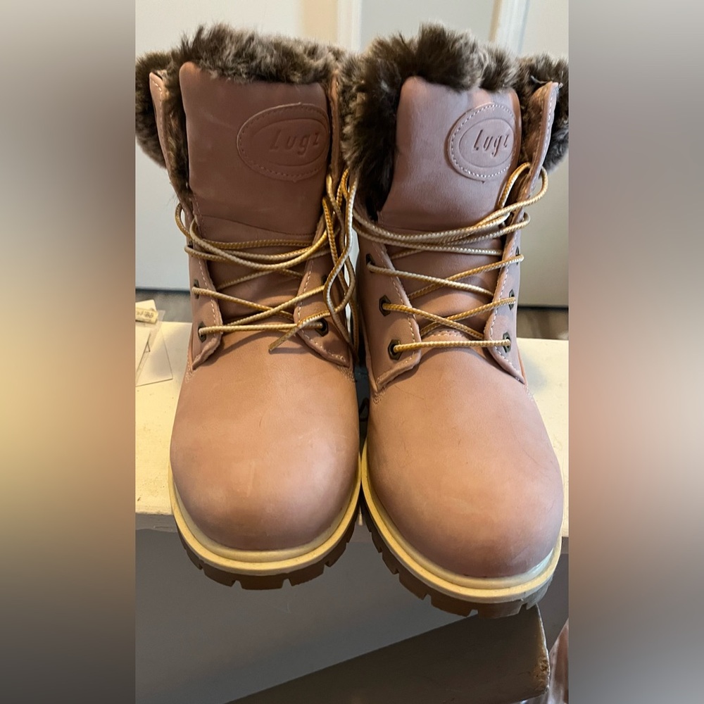 Worn once Fur Lined Boots Size 9.5